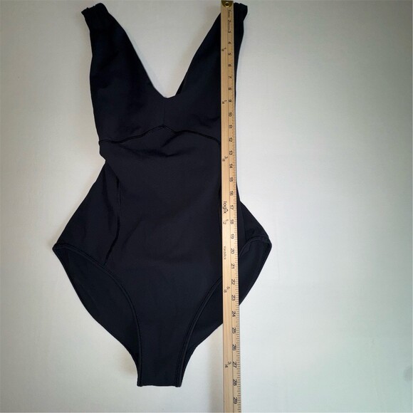 Lululemon City One-Piece bodysuit Womens L/XL Black Cross Back Open Back Yoga - Picture 11 of 15